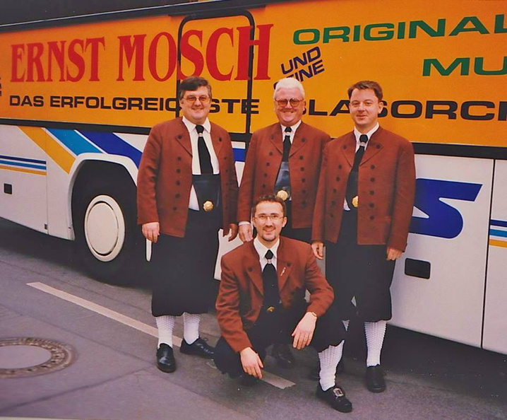 Tournee 1998 vor Tourneebus.jpg