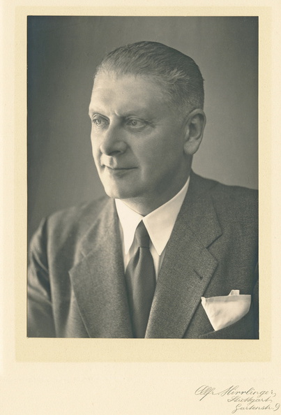 Swoboda Albin 1883 1970 Foto Alfred Hirrlinger Landesarchiv BW.jpg