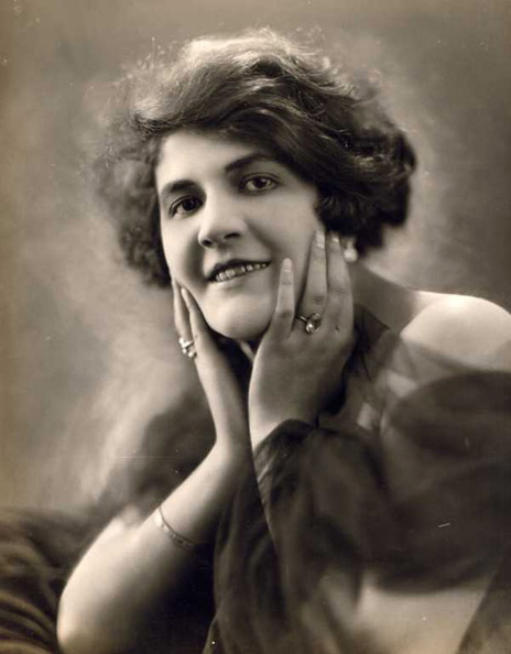 de Strozzi Violetta 1896 1981 Foto 2.jpg