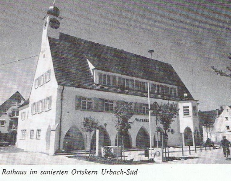 Rathaus Urbach Sued.jpg