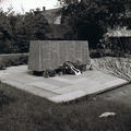 Urbach Kriegerdenkmal beim Rathaus Sued (1958, Nr. 425) ungeschnitten-001