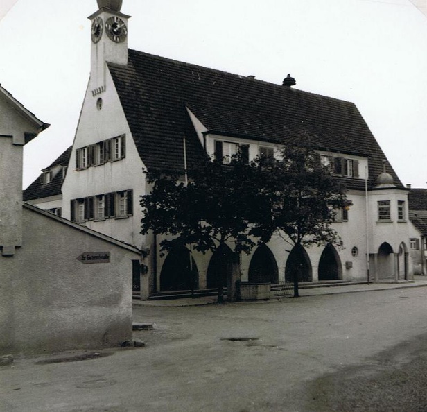 Rathaus Urbach Sued vom Schwegler aus (28.04.1957, Nr. 232) ungeschnitten-001