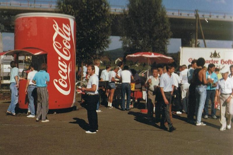 Fussball Hit 18.08.1989 Massenandrang in Urbach.jpg