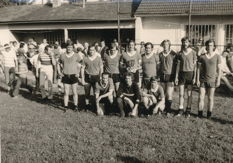 Nachbarschaftsturnier 1972 in Pluederhausen Turniersieger.jpg