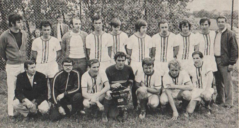 Meistermannschaft A-Klasse Saison 1970_71 SKV Schorndorf.jpg