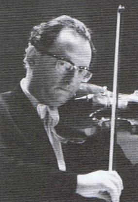 Schwalbe Michl 1919 2012 Foto 1.jpg