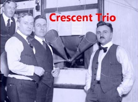 Hart Charles Crescent Trio Foto