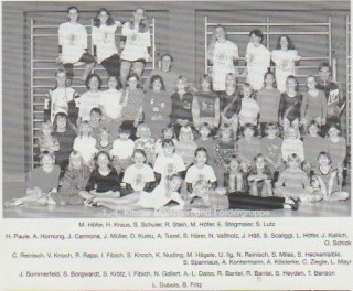 TG Urbach Maedchen- und Foerdergruppe 1997.jpg